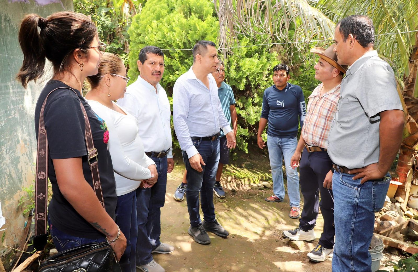 Supervisa HelmerFerras proyecto sustentable en la comunidad El Cacao, en Chiapa de Corzo 